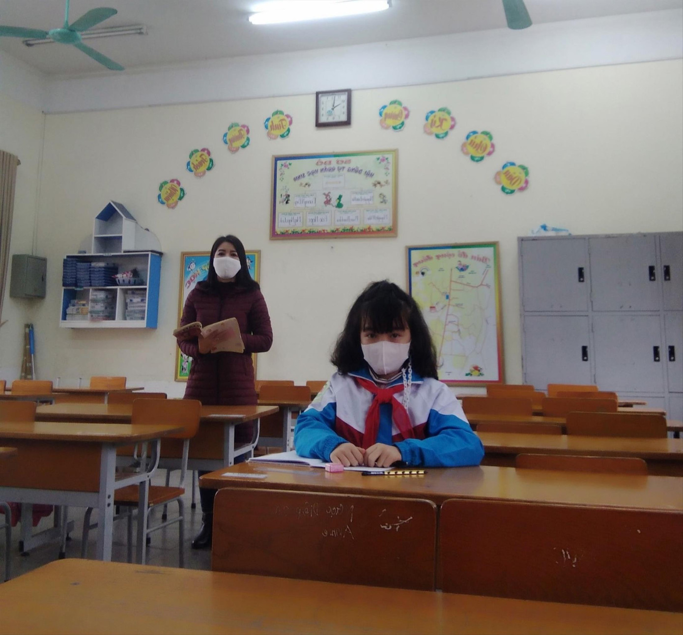 Lớp 4A1, Trường Tiểu học và THCS 915 Gia Sàng, TP Thái Nguyên chỉ có 1 học sinh đi học ngày 17/2. Ảnh: Quỳnh Anh Lớp 4A1, Trường Tiểu học và THCS 915 Gia Sàng, TP Thái Nguyên chỉ có 1 học sinh đi học ngày 17/2. Ảnh: Quỳnh Anh