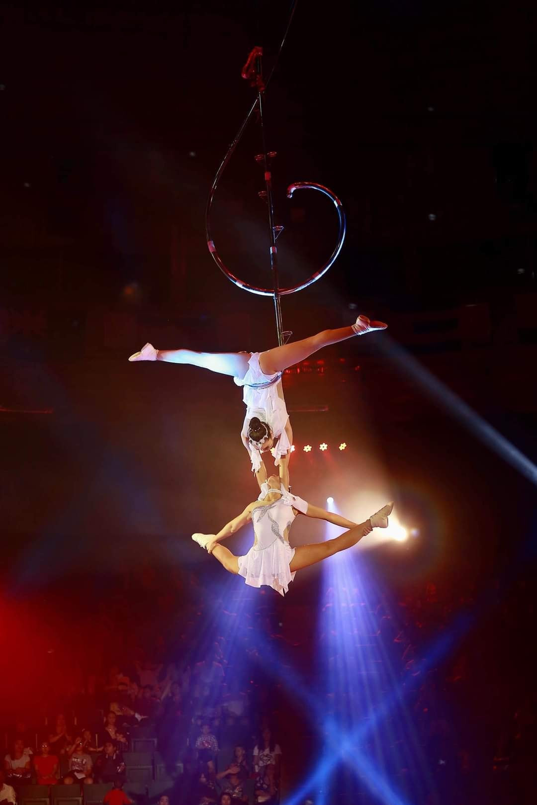 Tiết mục “Đu son” của nghệ sĩ Phạm Hướng và Hồng Thúy giành giải Vàng tại Liên hoan quốc tế Công chúa xiếc 2022 diễn ra tại Nga