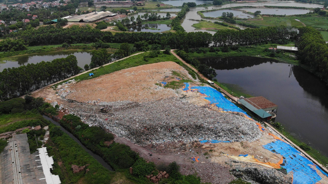 Bãi rác gây ô nhiễm môi trường ở phường Bích Động, thị xã Việt Yên, Bắc Giang