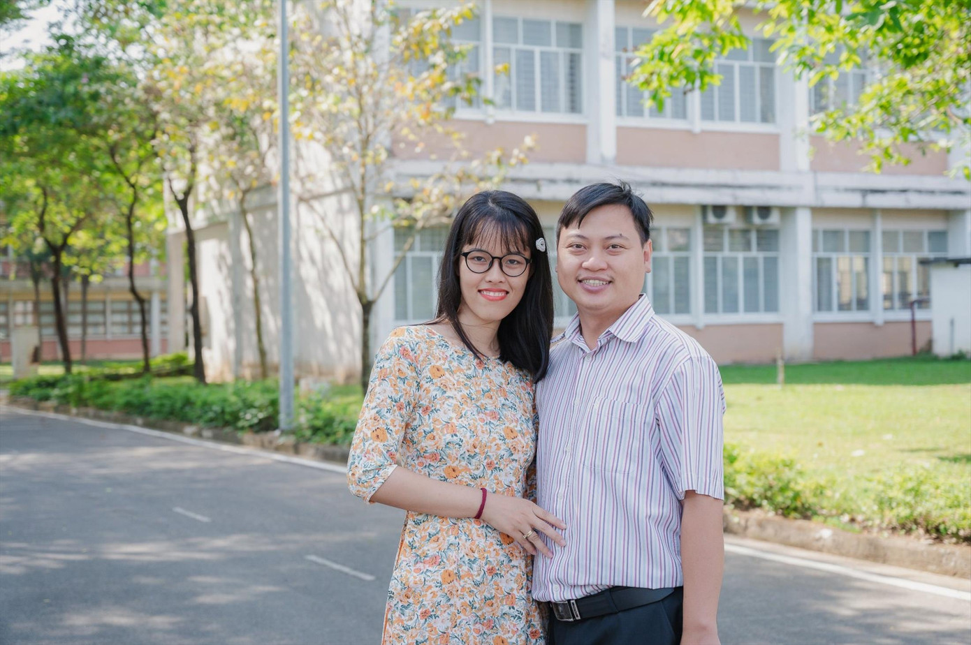 Vợ chồng nhà khoa học trẻ Hoàng Tân - Thuỳ Linh nên duyên từ những thí nghiệm hoá học. Ảnh: NVCC Vợ chồng nhà khoa học trẻ Hoàng Tân - Thuỳ Linh nên duyên từ những thí nghiệm hoá học. Ảnh: NVCC