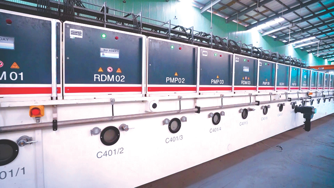 Dây chuyền Kính tiết kiệm năng lượng của Viglacera, được đầu tư bằng công nghệ Von Ardenne GmbH của CHLB Đức