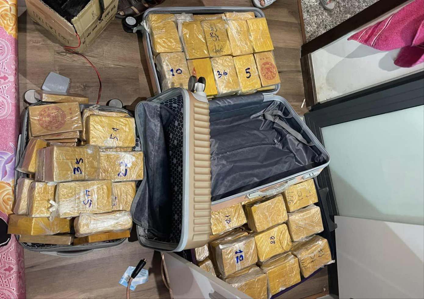 Số heroin thu giữ của 2 đối tượng người nước ngoài. Ảnh: Công an cung cấp