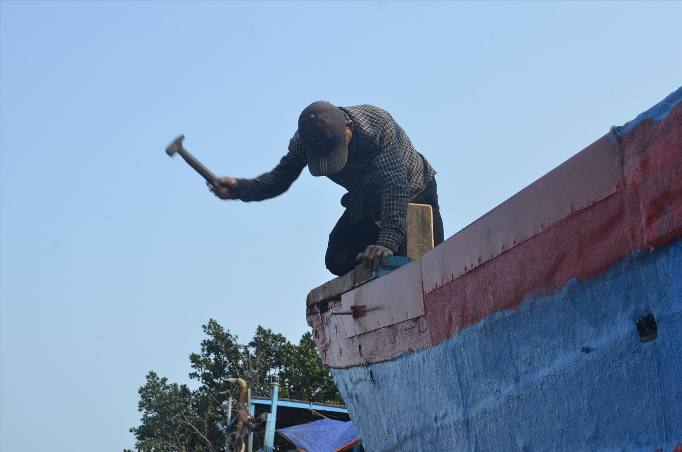Hồi sinh những con tàu vươn khơi bám biển. Ảnh: Minh Hiền Hồi sinh những con tàu vươn khơi bám biển. Ảnh: Minh Hiền