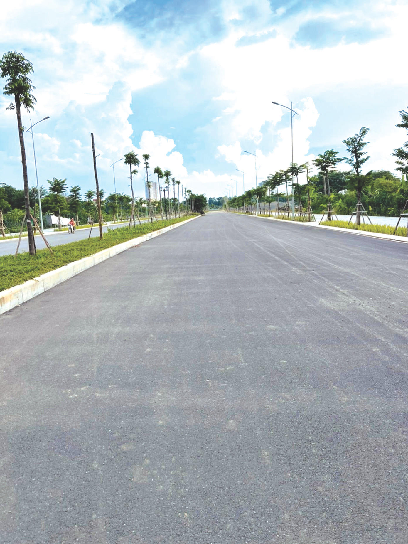 Tuyến đường Lê Quang Đạo, đoạn từ Đại lộ Thăng Long (quận Nam Từ Liêm) đến vị trí ranh giới khu đô thị Dương Nội (quận Hà Đông) có chiều dài 2,6 km đã sẵn sàng đưa vào khai thác Tuyến đường Lê Quang Đạo, đoạn từ Đại lộ Thăng Long (quận Nam Từ Liêm) đến vị trí ranh giới khu đô thị Dương Nội (quận Hà Đông) có chiều dài 2,6 km đã sẵn sàng đưa vào khai thác