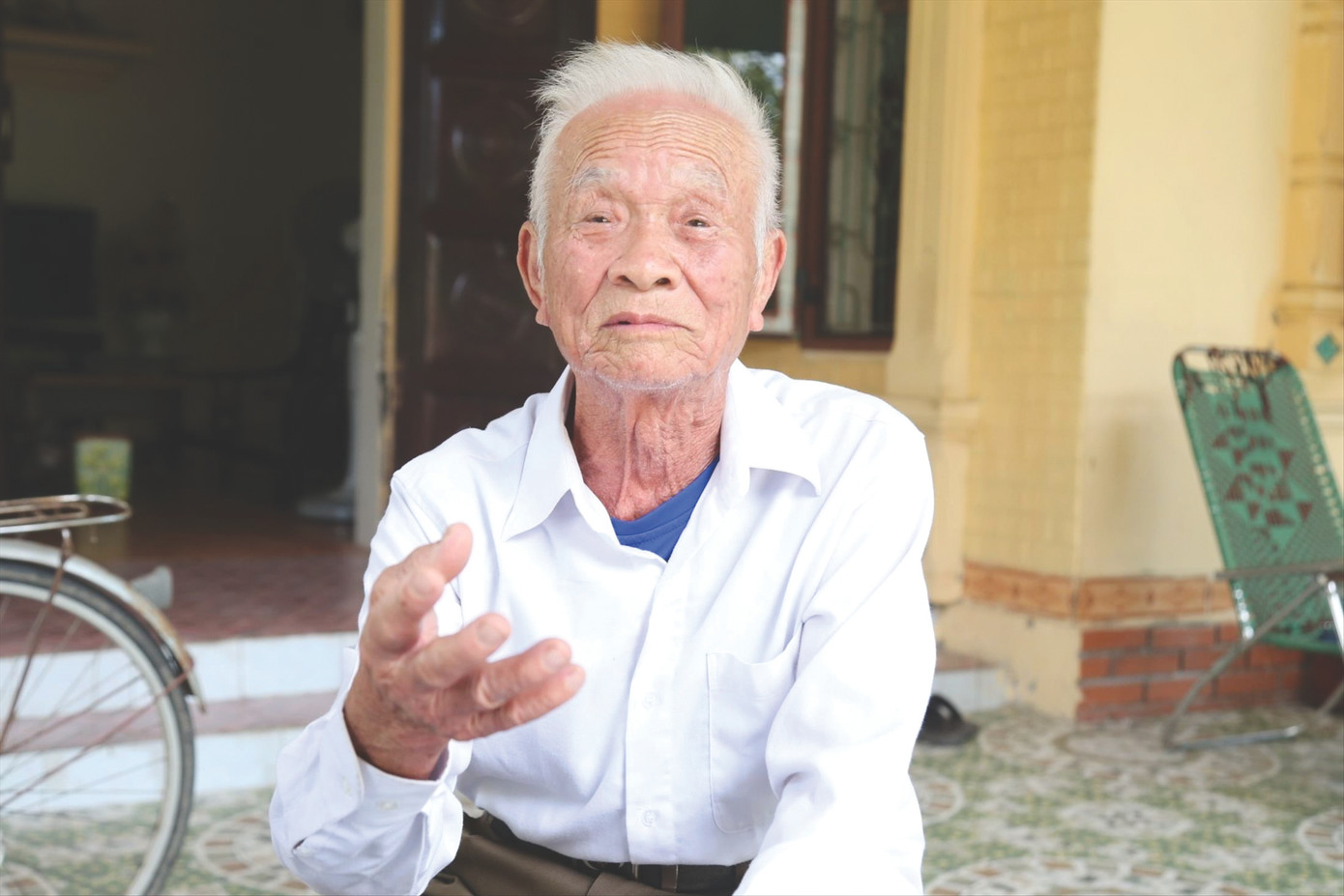 Người lính cảnh vệ Trần Nguyên Mười kể về những kỷ niệm bên Bác Hồ. Người lính cảnh vệ Trần Nguyên Mười kể về những kỷ niệm bên Bác Hồ.