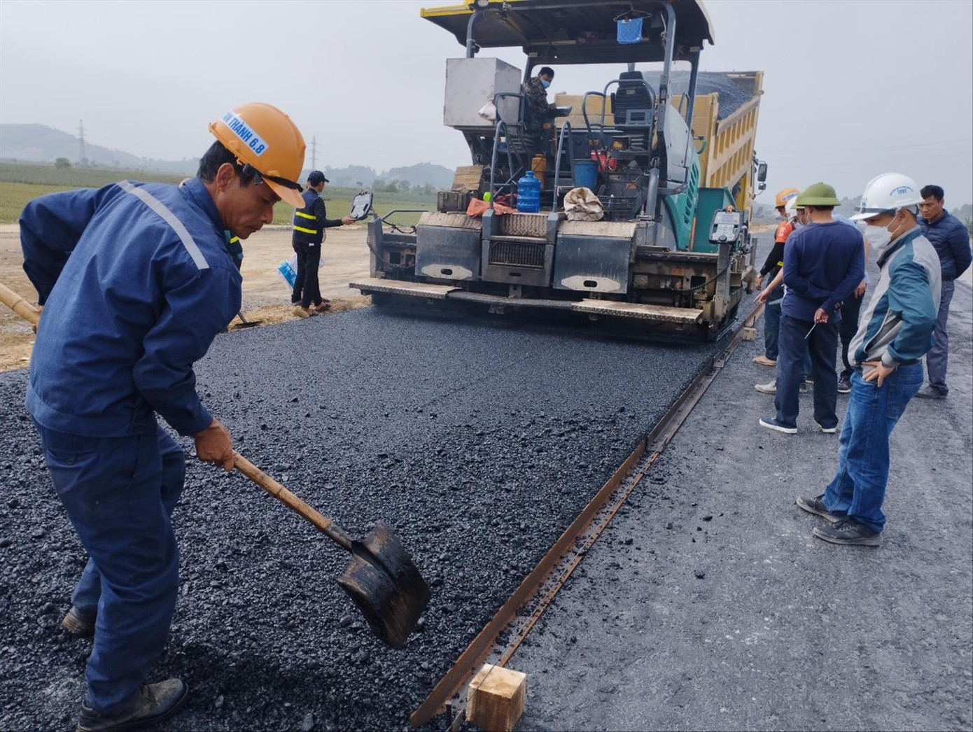 Nhà thầu dự án cao tốc Bắc - Nam phải gồng mình xoay xở trong bão giá Ảnh: PV