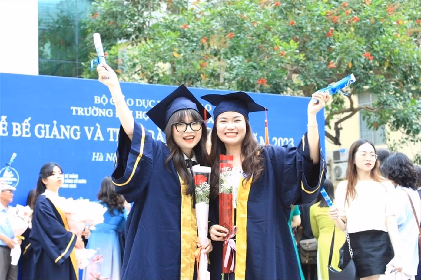 Sinh viên Trường ĐH Sư phạm Hà Nội trong lễ tốt nghiệp. Ảnh: HNUE