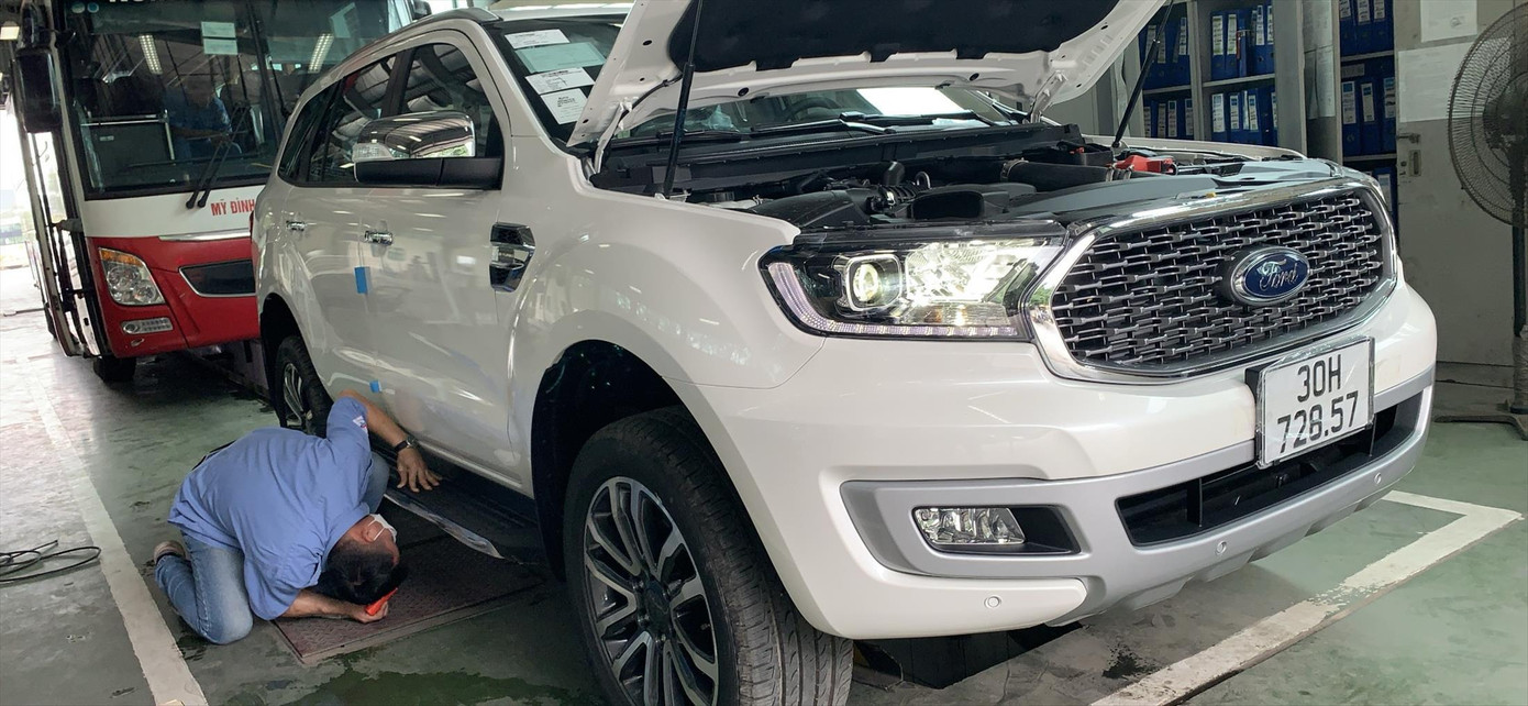 Xe cá nhân đưa đến kiểm định tại trung tâm đăng kiểm tại Hà Nội. Ảnh: Mai Ngọc