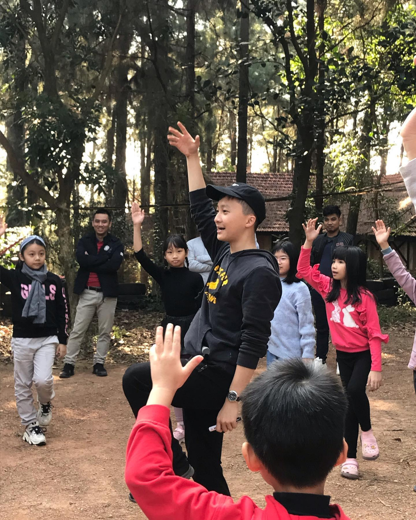 Anh Hà Tuấn Linh là tác giả của “Căn phòng đầy sách” Anh Hà Tuấn Linh là tác giả của “Căn phòng đầy sách”