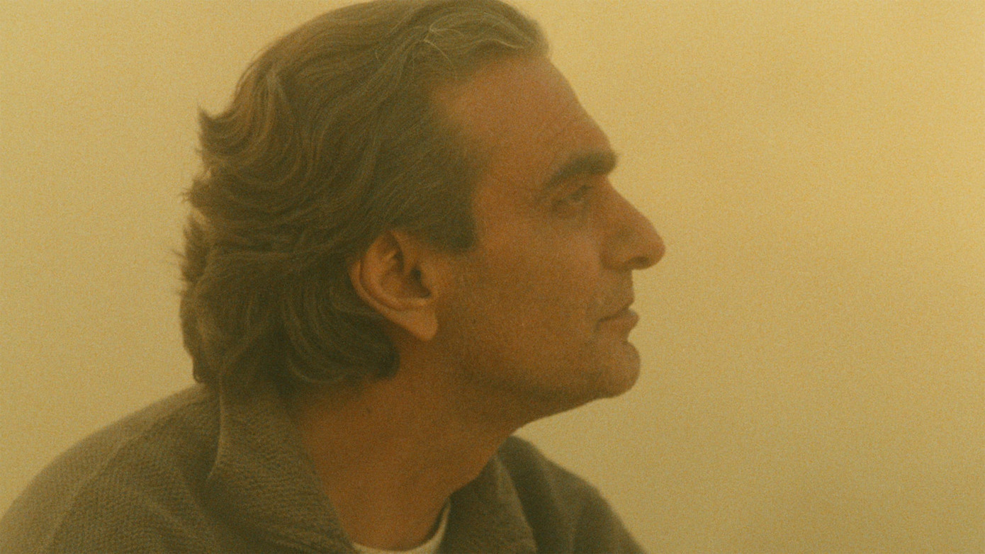 Nhân vật Badii (thủ vai bởi Homayoun Ershadi) trong Taste of Cherry.Ảnh: Liên hoan Phim London BFI.