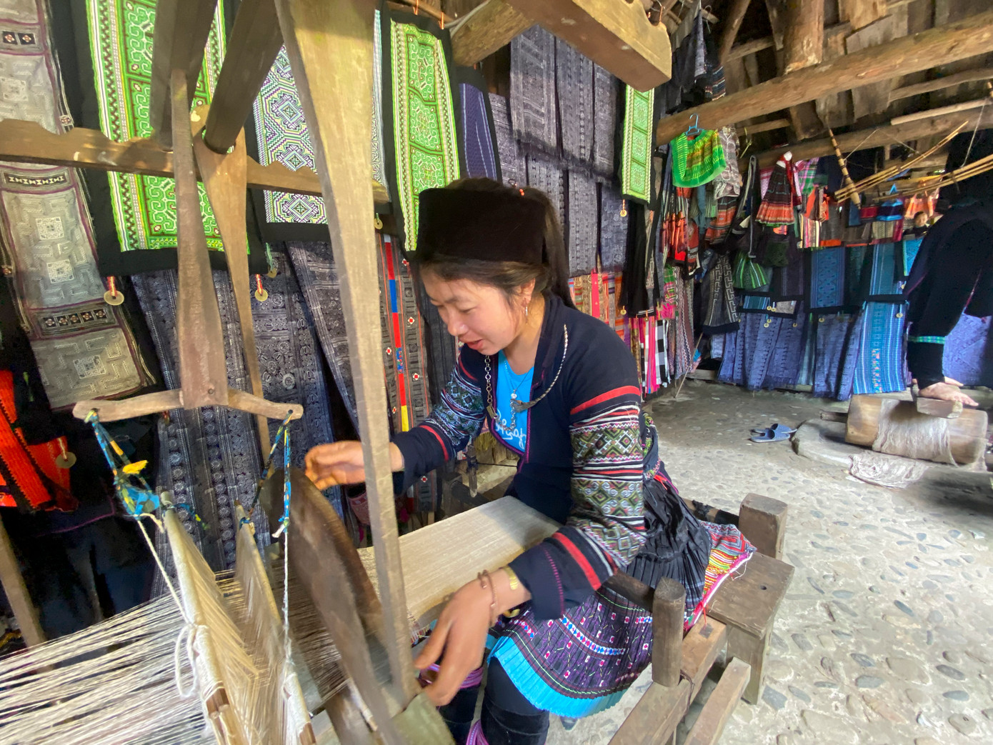 Sùng Thị Vang đã 7 năm làm cho Công ty Cát Cát Sùng Thị Vang đã 7 năm làm cho Công ty Cát Cát