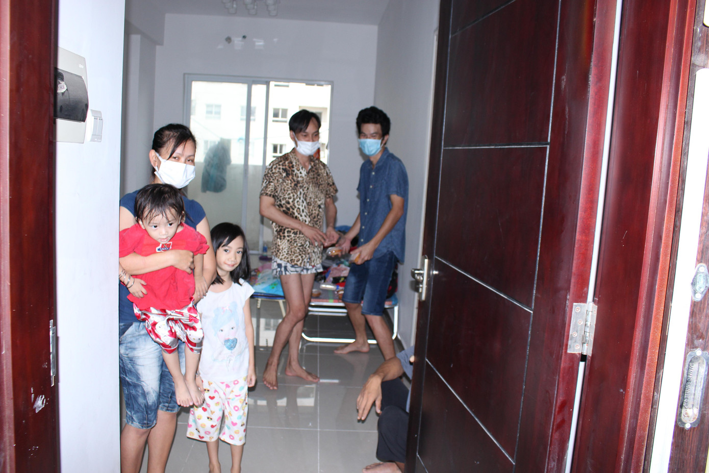 Gia đình chị Giàu cùng những người mắc COVID-19 đang điều trị tại BV dã chiến số 3 Gia đình chị Giàu cùng những người mắc COVID-19 đang điều trị tại BV dã chiến số 3