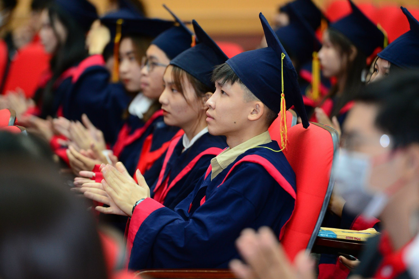 Đầu tư cho giáo dục ĐH tại Việt Nam đang quá thấp so với thế giới Ảnh: Hồng Vĩnh