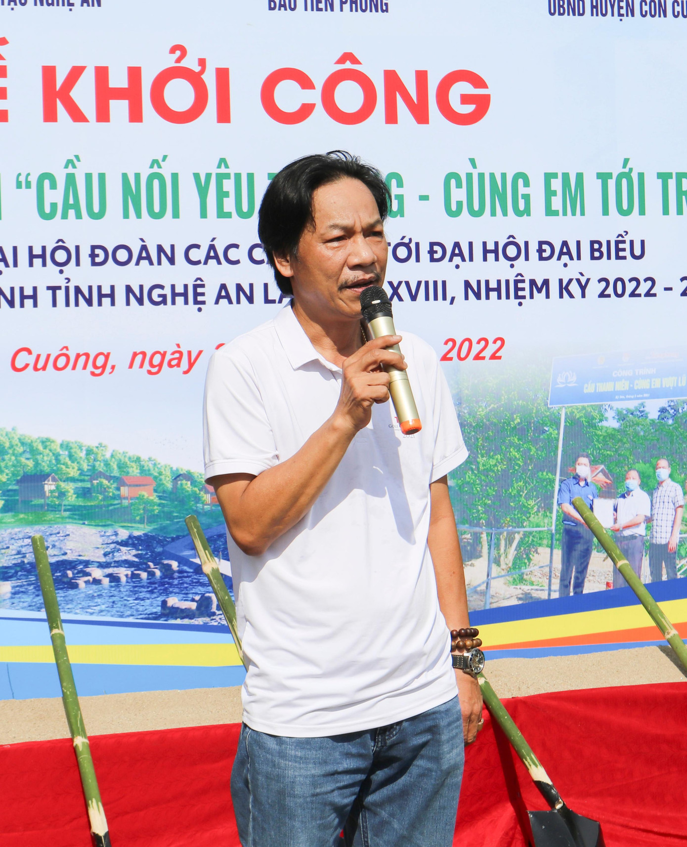 Phó Tổng biên tập báo Tiền Phong phát biểu tại buổi lễ