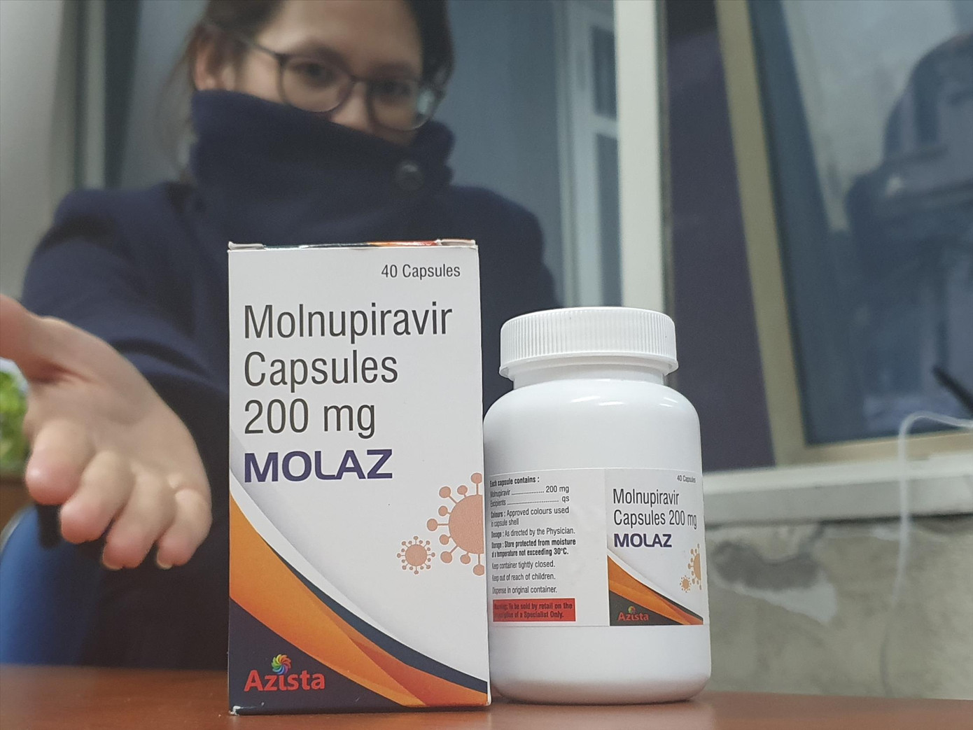 Molnupiravir 200mg MOLAZ được rao bán với giá 2,2 triệu đồng/hộp