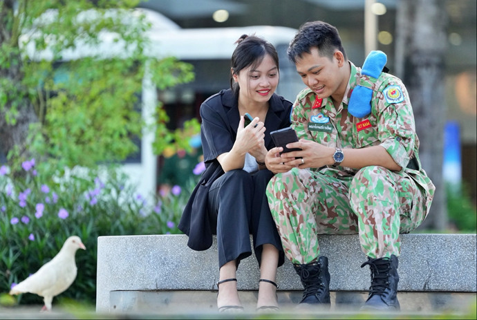 Thượng úy Nguyễn Phước Tường và vợ Thượng úy Nguyễn Phước Tường và vợ