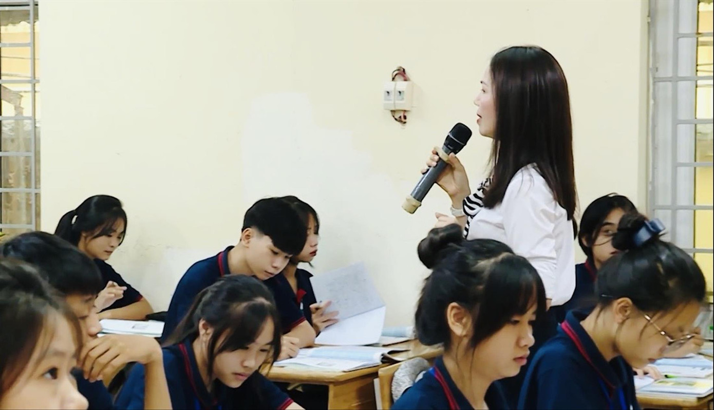 Giáo viên Trường THPT Việt Đức trong giờ dạy Ngữ văn ở Trường THPT Tự Lập. Giáo viên Trường THPT Việt Đức trong giờ dạy Ngữ văn ở Trường THPT Tự Lập.