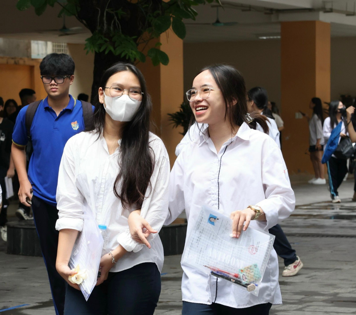 Thí sinh trên toàn quốc đã nhận kết quả thi năm nay Ảnh: Trọng Tài