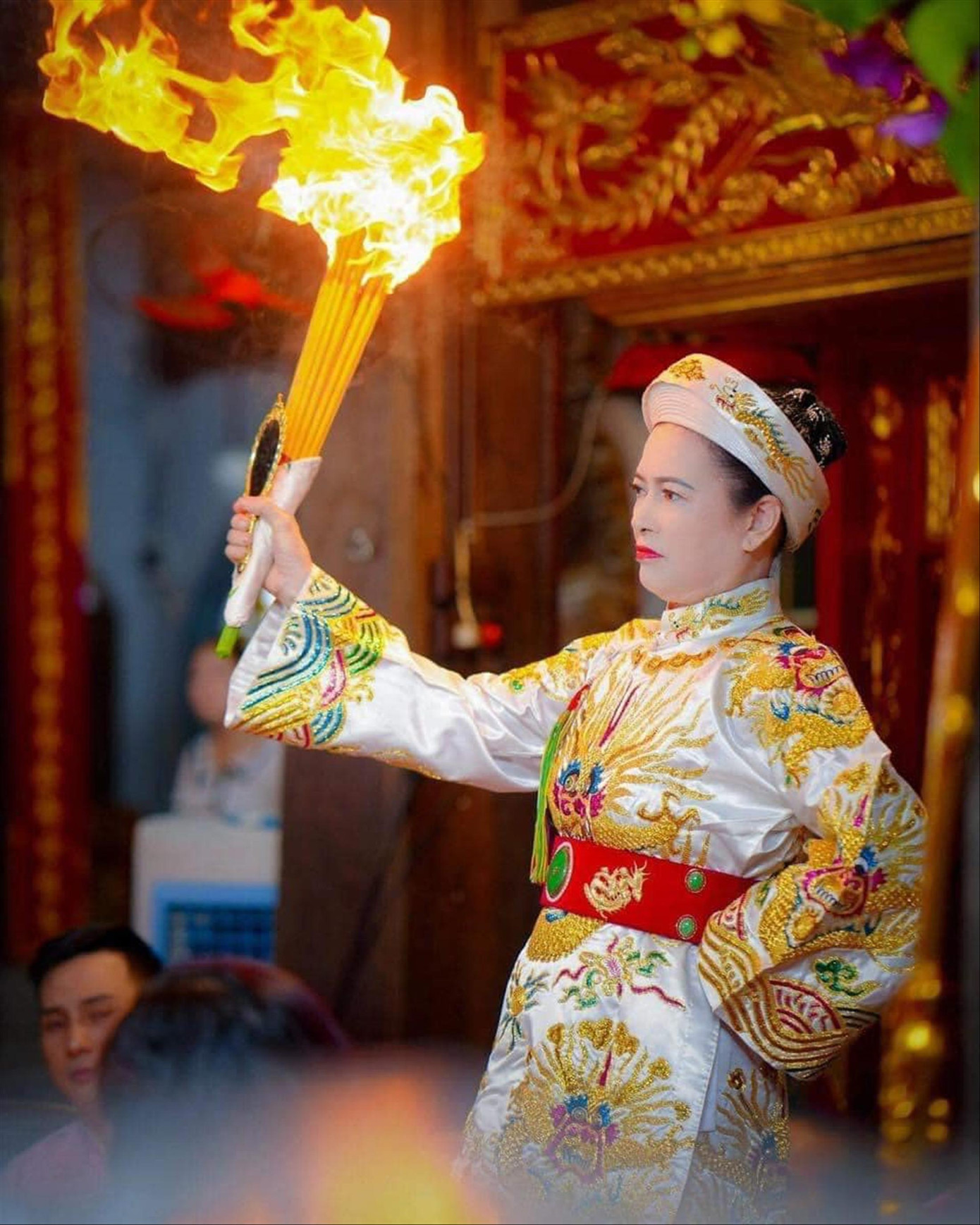 Nghệ nhân bảo vệ và thực hành di sản thờ Mẫu tại không gian thiêng