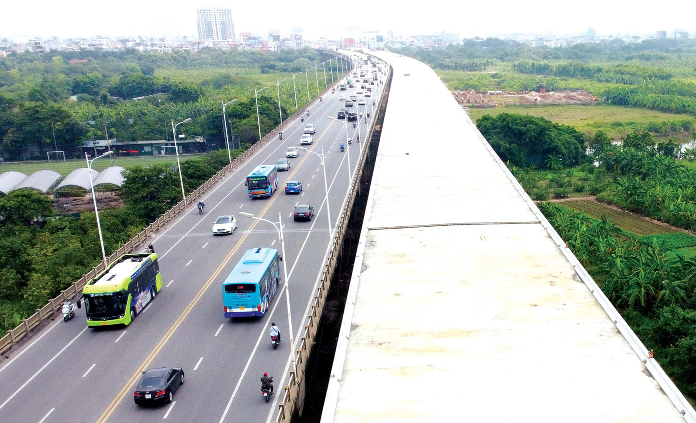 Cầu Vĩnh Tuy 2 đang khẩn trương thi công và sẽ hoàn thành theo đúng tiến độ để giảm tải ùn tắc