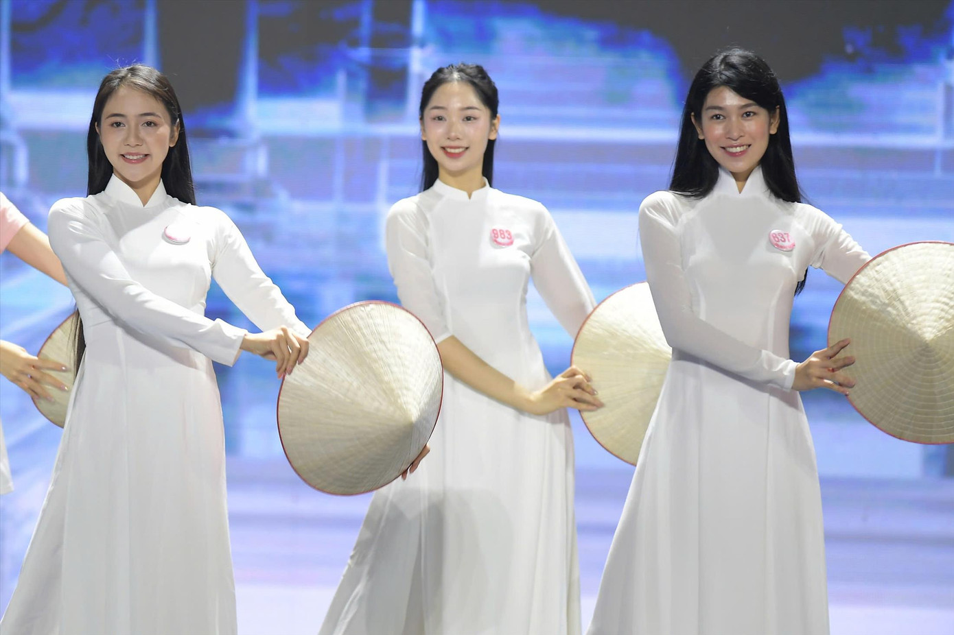 Các thí sinh tập luyện trình diễn trong ngày 19/4. Ảnh: DƯƠNG TRIỀU Các thí sinh tập luyện trình diễn trong ngày 19/4. Ảnh: DƯƠNG TRIỀU