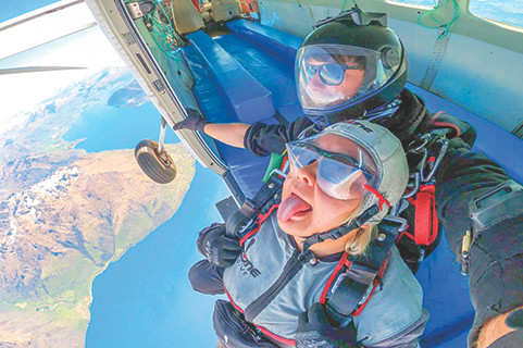 Nhảy dù ở Queenstown, New Zealand Nhảy dù ở Queenstown, New Zealand