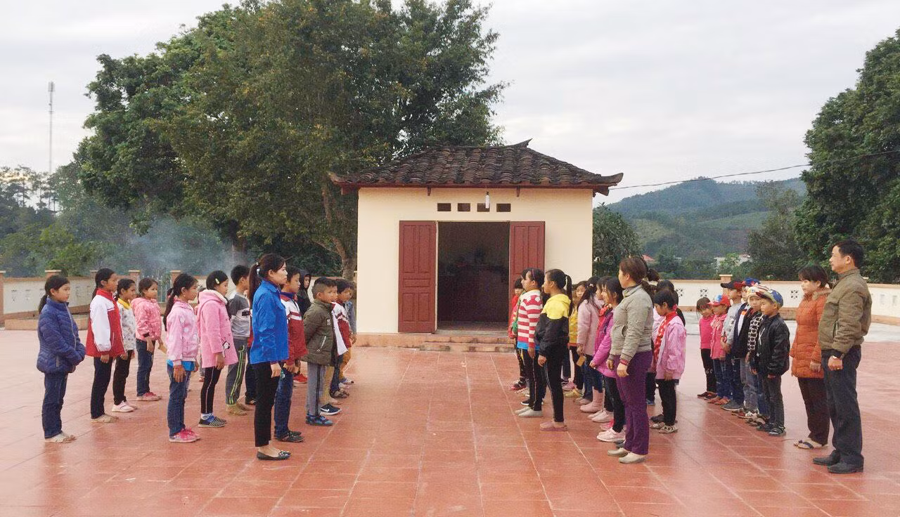 Thế hệ trẻ Bính Xá học tập truyền thống đánh giặc của cha, ông Ảnh: Duy Chiến Thế hệ trẻ Bính Xá học tập truyền thống đánh giặc của cha, ông Ảnh: Duy Chiến
