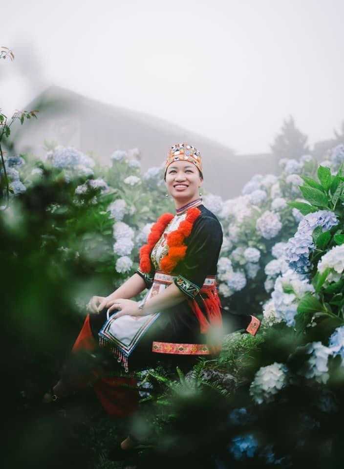 Sơn nữ và cẩm tú cầu Ảnh: Duy Chiến