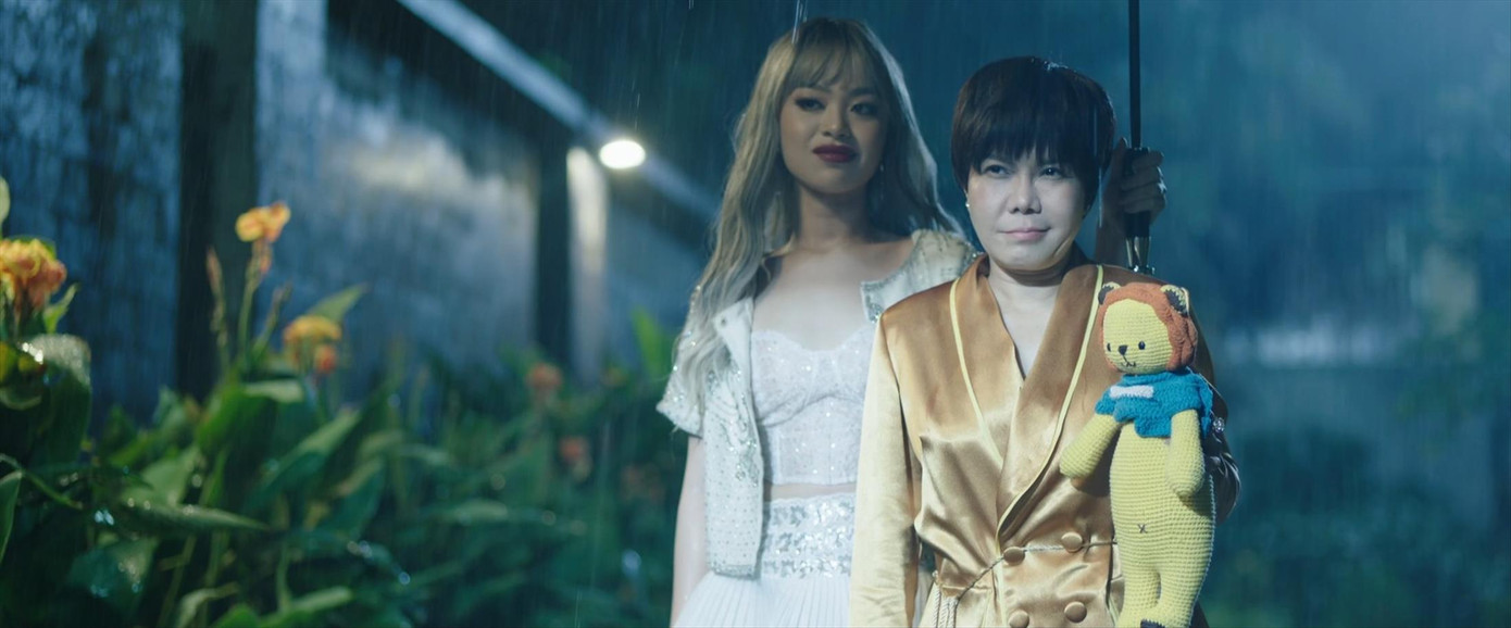 Trà thất bại dù Lê Hoàng khai thác chuyện ngoại tình Trà thất bại dù Lê Hoàng khai thác chuyện ngoại tình