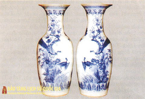 Đôi lọ lục bình cất giấu tài liệu cách mạng. Ảnh: T.L