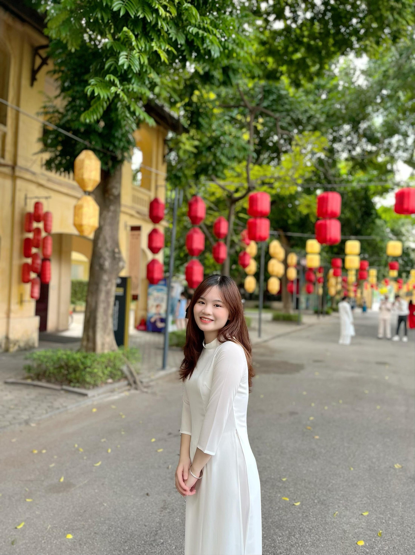 Bạn Nguyễn Thị Hồng, thủ khoa xuất sắc tốt nghiệp ĐH Kinh tế-ĐHQG Hà Nội Bạn Nguyễn Thị Hồng, thủ khoa xuất sắc tốt nghiệp ĐH Kinh tế-ĐHQG Hà Nội