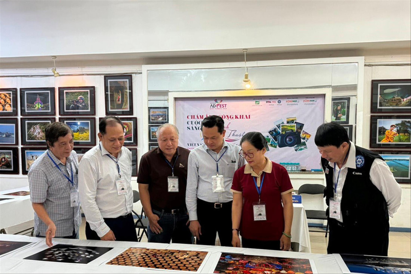 Ban tổ chức cuộc thi ảnh Việt Nam điểm hẹn thế giới 2024 thông báo rút những giải thưởng phạm quy. Ban tổ chức cuộc thi ảnh Việt Nam điểm hẹn thế giới 2024 thông báo rút những giải thưởng phạm quy.