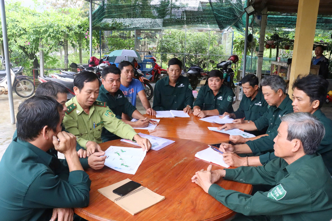 Hơn 10 năm nay, nhóm Tiên Phong là nòng cốt bảo vệ đàn voọc chà vá chân xám ở xã Tam Mỹ Tây (huyện Núi Thành, tỉnh Quảng Nam)