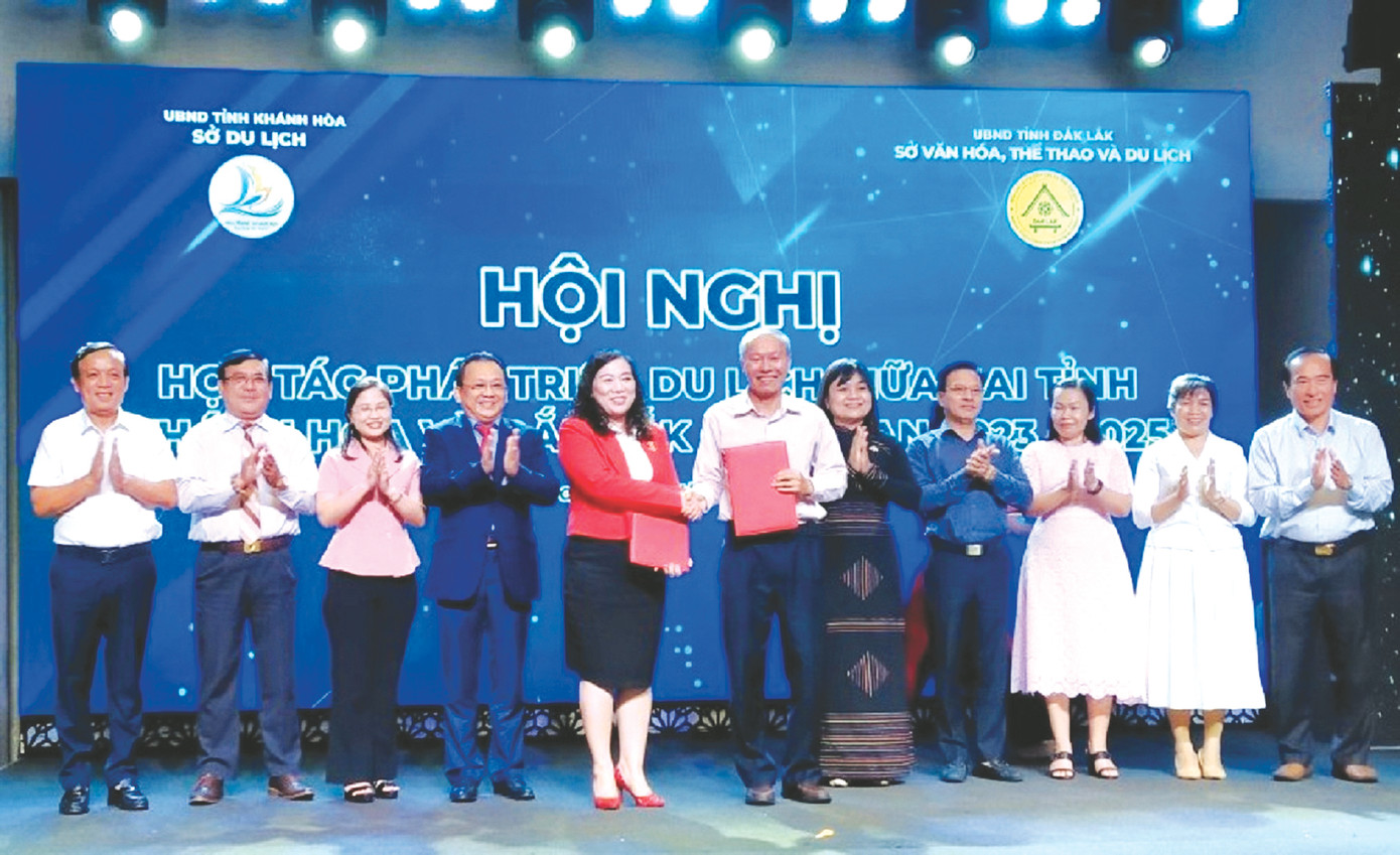 Chương trình ký kết hợp tác phát triển du lịch với tỉnh Khánh Hòa