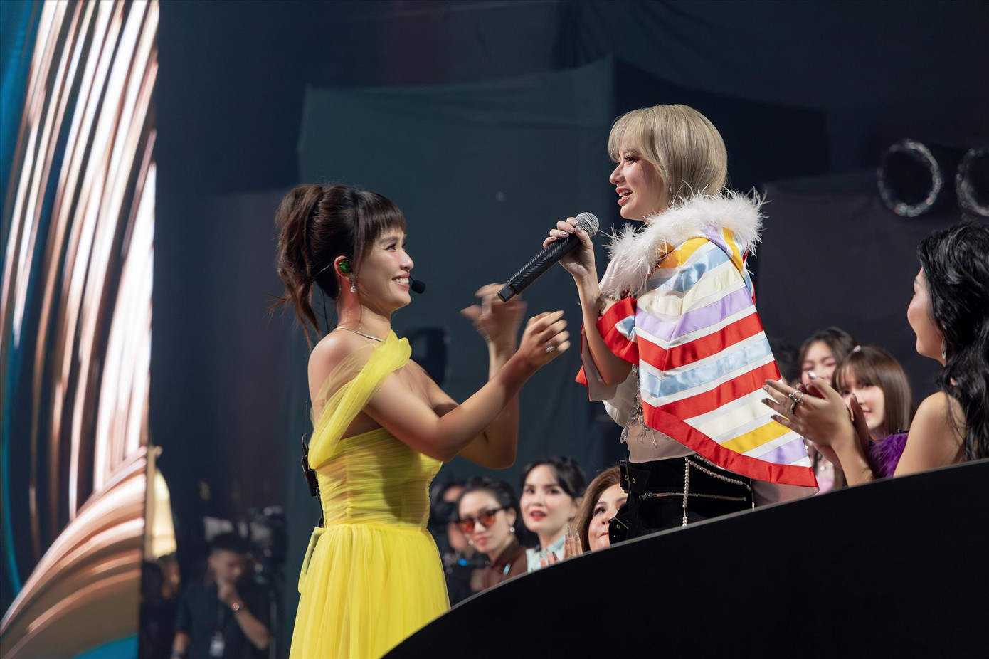 Phan Lê Ái Phương đem đến phần thi lắng đọng nhất tập 1 với thông điệp: Hãy nâng niu đứa trẻ bên trong của mỗi người. Bài hát đã khiến Xuân Nghi xúc động hồi lâu. Ảnh: BTC Phan Lê Ái Phương đem đến phần thi lắng đọng nhất tập 1 với thông điệp: Hãy nâng niu đứa trẻ bên trong của mỗi người. Bài hát đã khiến Xuân Nghi xúc động hồi lâu. Ảnh: BTC