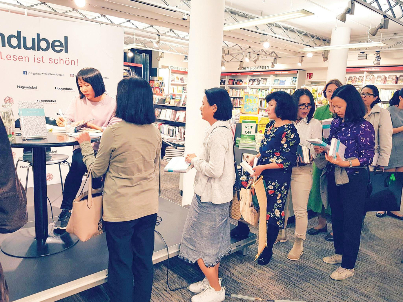 Nguyễn Ngọc Tư tại Hội sách Frankfurt (Đức) nhân dịp nhận giải thưởng Literaturpreis 2018