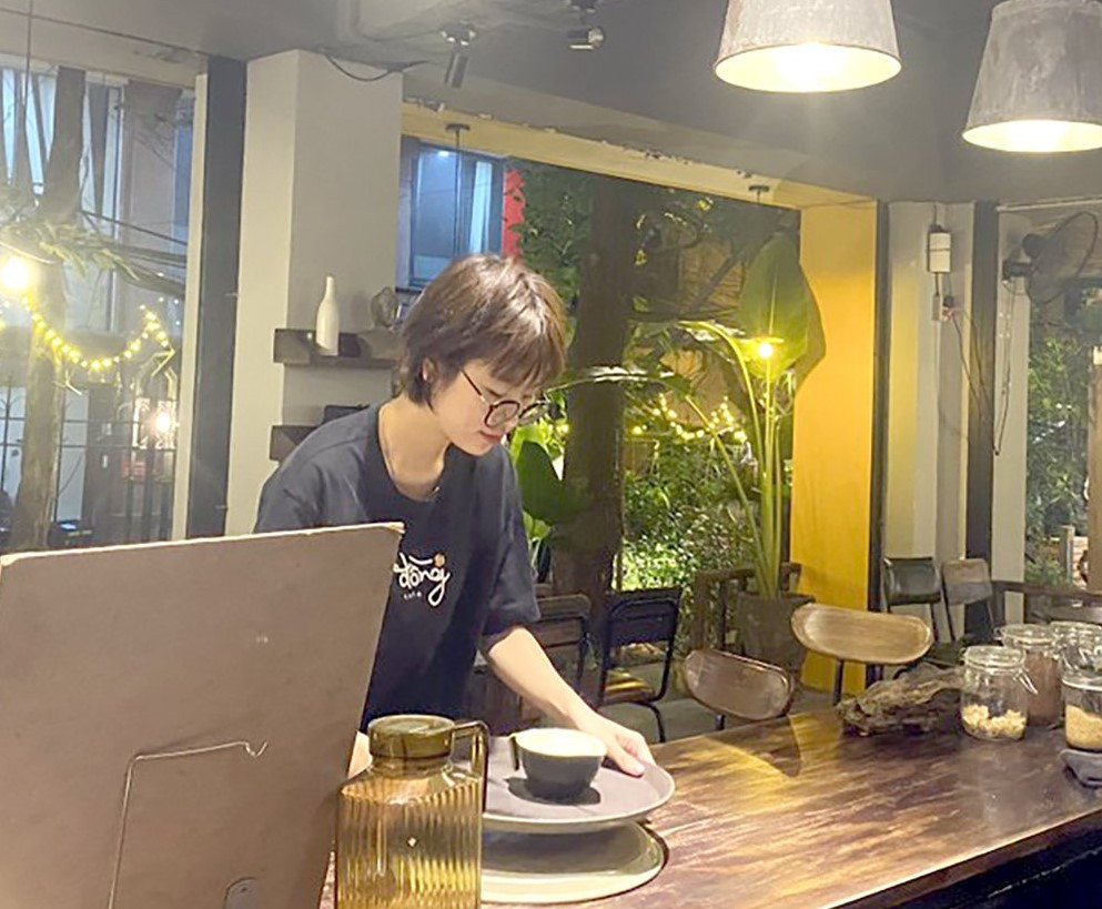 Người lao động làm thêm theo giờ có thu nhập ổn định hằng tháng sẽ thuộc diện đóng BHXH bắt buộc nếu dự luật mới được thông qua Người lao động làm thêm theo giờ có thu nhập ổn định hằng tháng sẽ thuộc diện đóng BHXH bắt buộc nếu dự luật mới được thông qua