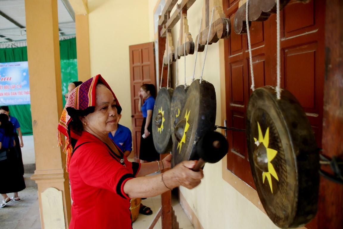 Các “mế” ngày nay cũng tự tin tham gia phong trào và hoạt động xã hội.