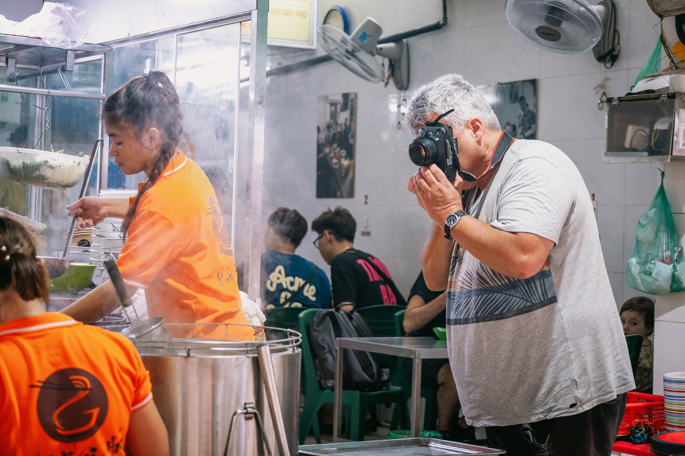 Quán phở Khôi Hói là điểm đến yêu thích của du khách nước ngoài tại Hà Nội