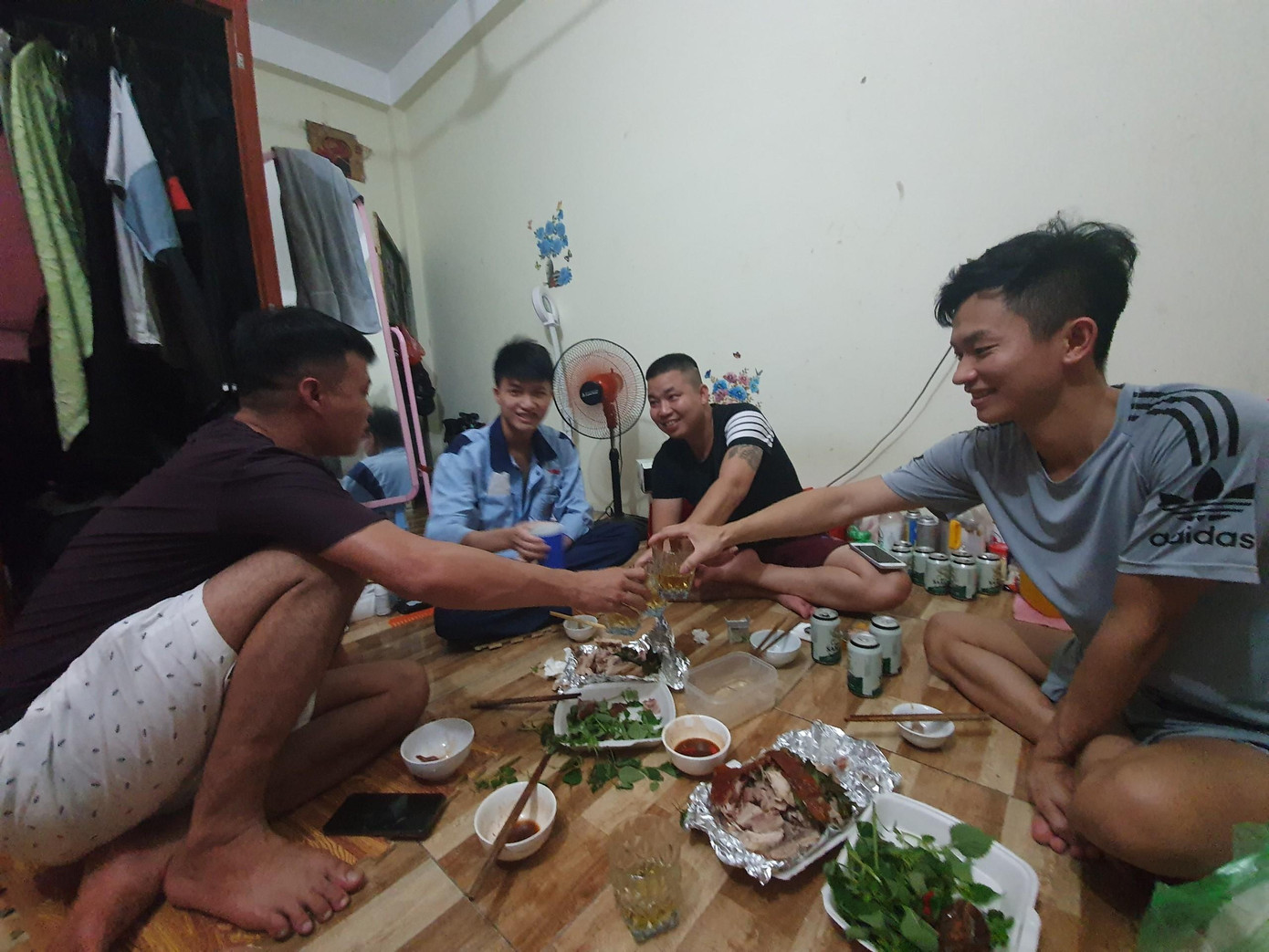 Trong căn trọ của công nhân KCN Quế Võ Trong căn trọ của công nhân KCN Quế Võ