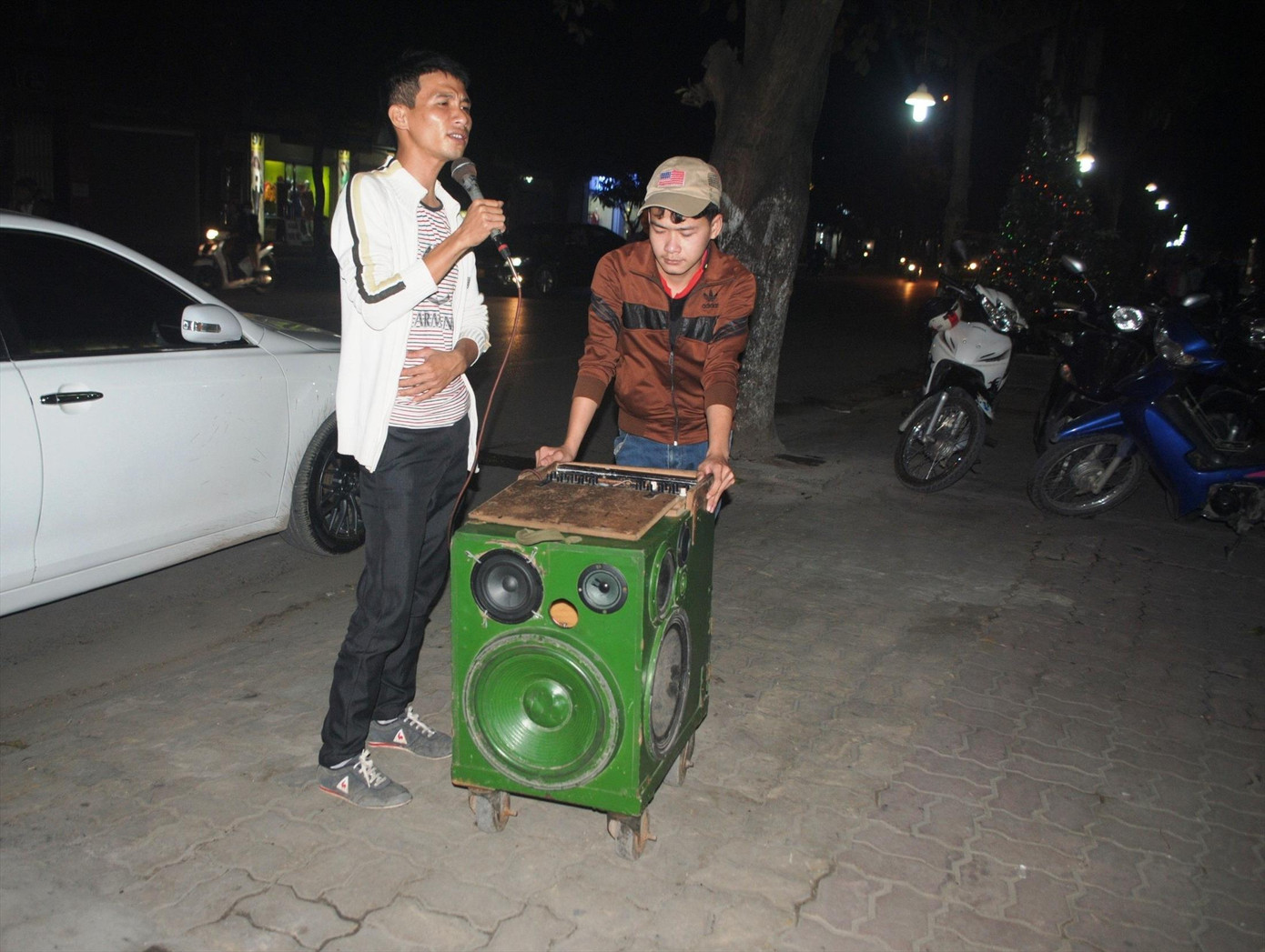 Hình ảnh thường thấy ở thành phố Vinh và vùng phụ cận. Hình ảnh thường thấy ở thành phố Vinh và vùng phụ cận.