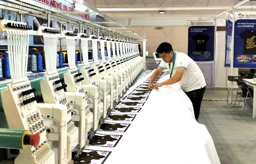 Ngày càng nhiều DN sử dụng AI trong sản xuất, kinh doanh Ngày càng nhiều DN sử dụng AI trong sản xuất, kinh doanh