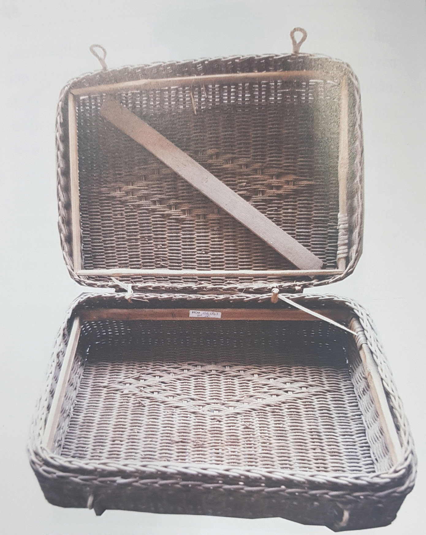 Va li mây của Bác Hồ. Ảnh: T.L