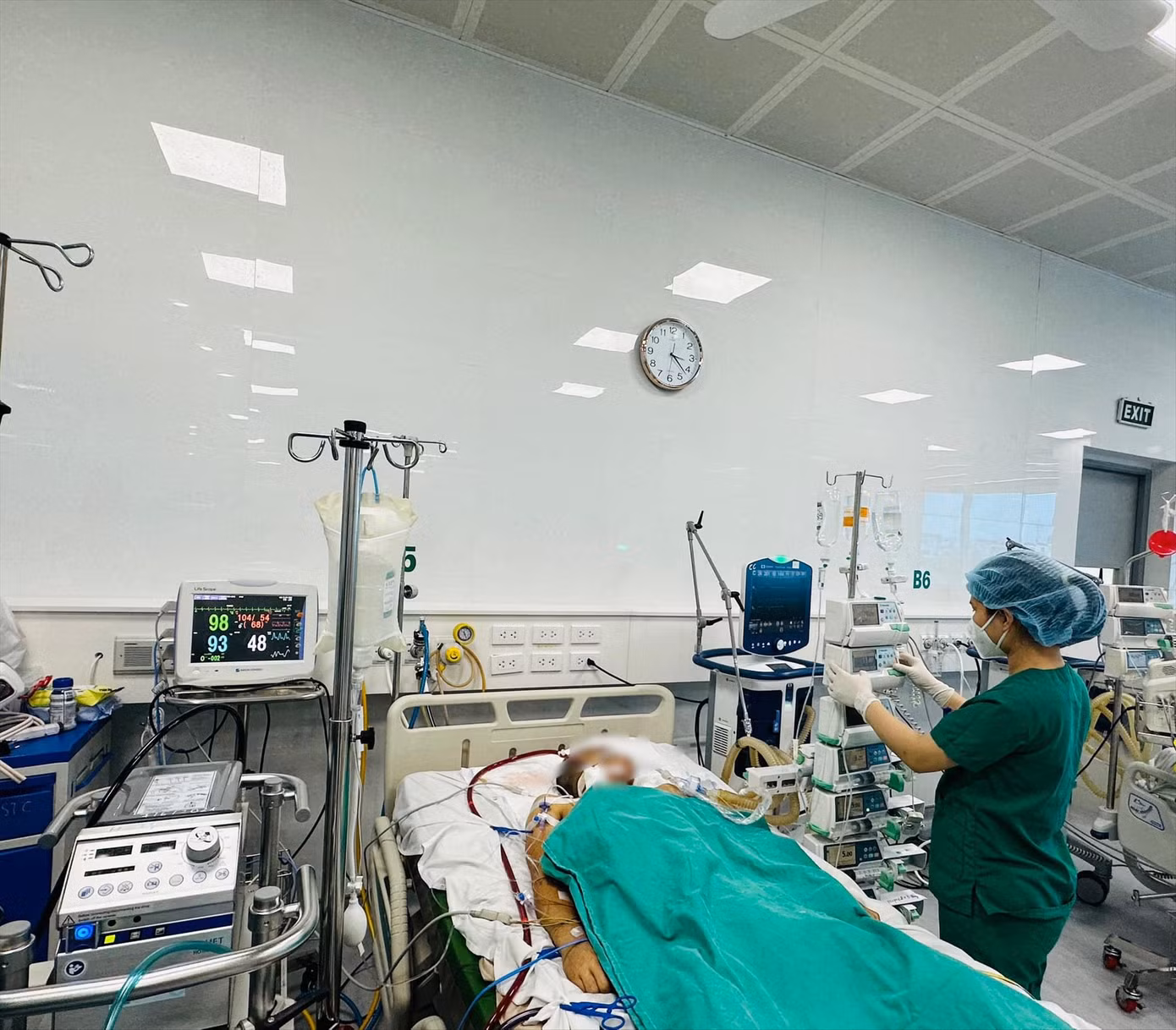 Bệnh nhân mắc cúm B nặng tại Bệnh viện Bệnh Nhiệt đới Trung ương Bệnh nhân mắc cúm B nặng tại Bệnh viện Bệnh Nhiệt đới Trung ương
