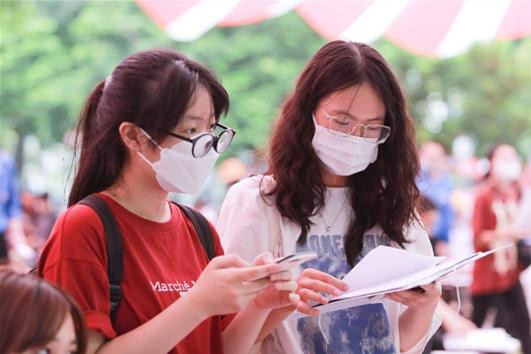 Thí sinh đã làm thủ tục nhập học trực tiếp tại các trường ĐH đến hết ngày 10/10. Ảnh: Châu Linh