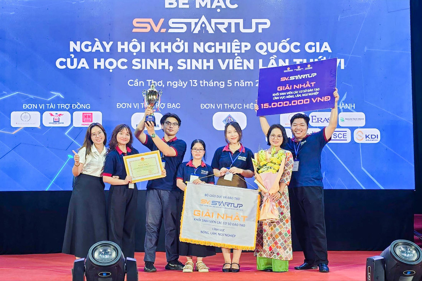 Dự án “BINKS - Mực thực vật - Hướng đi mới cho Nông nghiệp xanh” xuất sắc giành giải Nhất Cuộc thi “Học sinh, sinh viên với ý tưởng khởi nghiệp lần thứ VI - năm 2024”