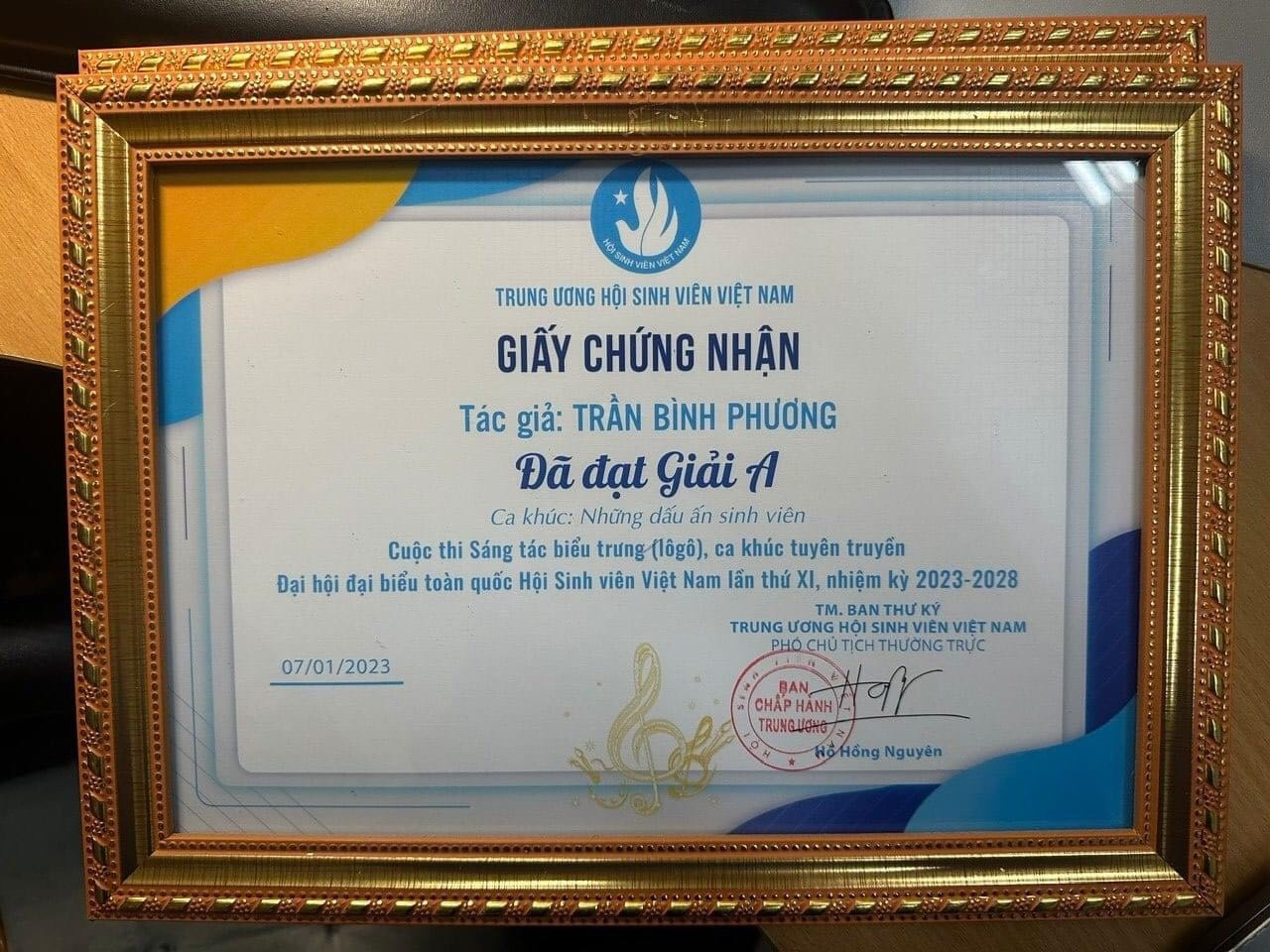 Một trong những giải thưởng ca khúc của nhạc sĩ Trần Bình Phương. Ảnh: Loan nguyễn