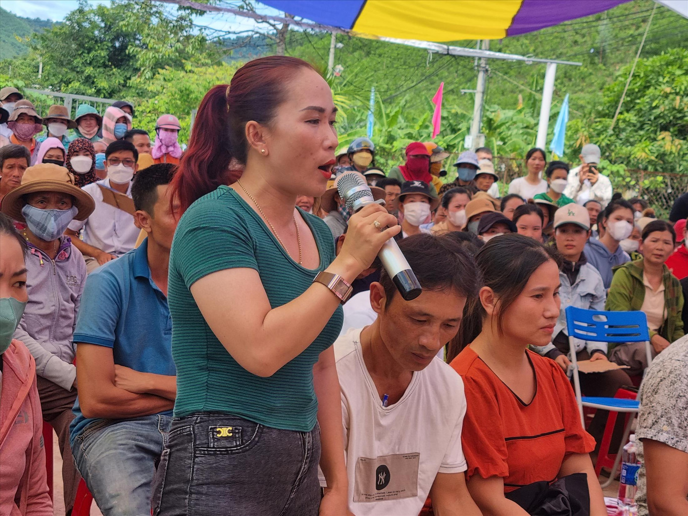 Người dân thôn Nam Yên không đồng ý cho con sang học trường mới, giữ quan điểm tiếp tục để các cháu học tại điểm trường trong thôn. Ảnh: Thanh Trần