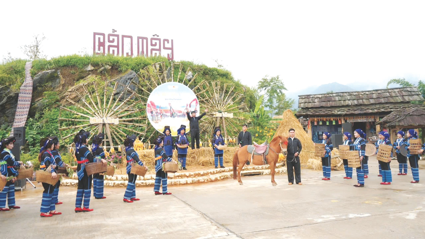 Nhiều chương trình nghệ thuật tại Lễ hội mùa thu Sa Pa