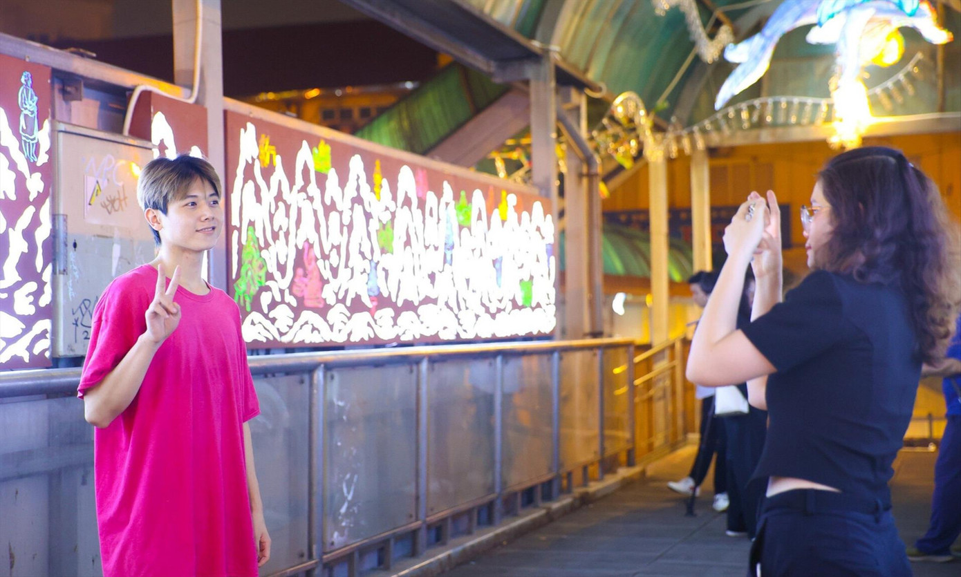 Dự án cầu đi bộ Trần Nhật Duật thu hút đông đảo người dân tham quan Ảnh: TRỌNG TÀI Dự án cầu đi bộ Trần Nhật Duật thu hút đông đảo người dân tham quan Ảnh: TRỌNG TÀI